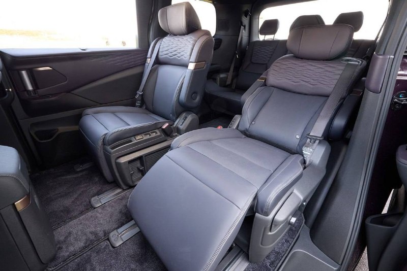 Nissan готовит конкурента Toyota Alphard Nissan готовит конкурента Toyota Alphard
