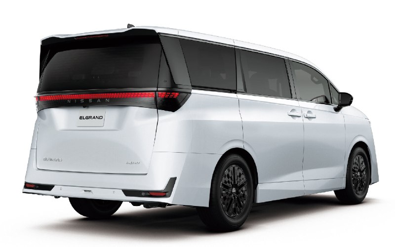 Новый Nissan Elgrand поступил в продажу в Японии