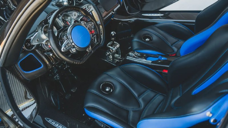 «Исполнитель» из «Звёздных войн»: Уникальный родстер Pagani с механикой и нулевым пробегом оценили в 7 миллионов долларов