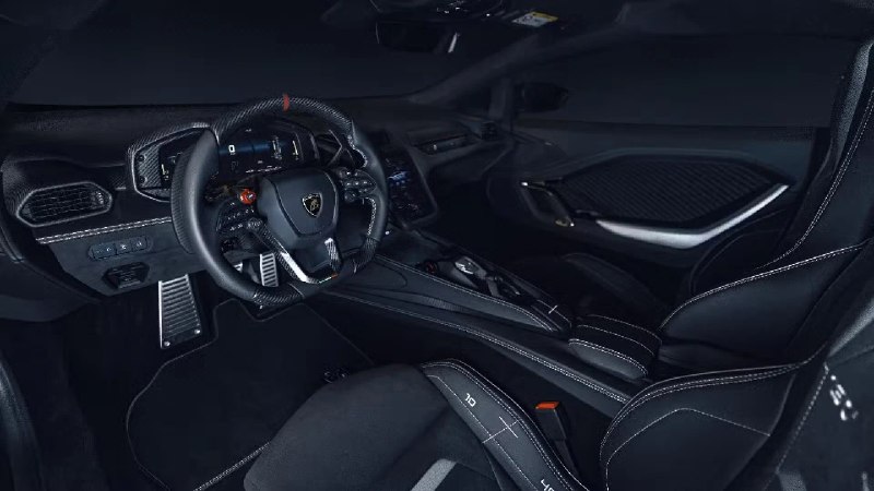 Lamborghini представила эксклюзивные суперкары Temerario в стиле итальянских костюмов Lamborghini представила эксклюзивные суперкары Temerario в стиле итальянских костюмов