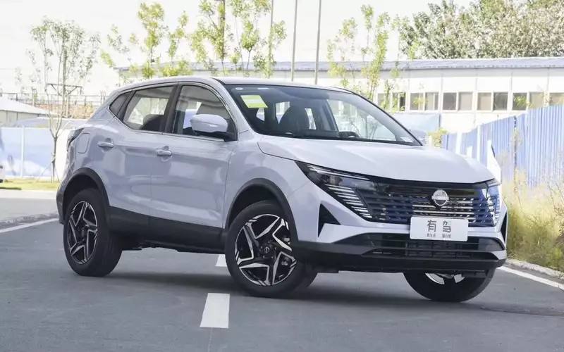 Nissan Qashqai Glory из Китая продают в России от 1,66 млн рублей Nissan Qashqai Glory из Китая продают в России от 1,66 млн рублей
