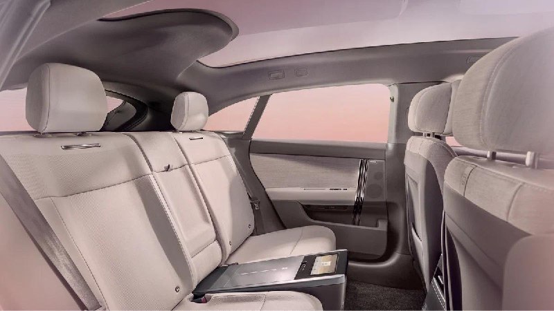 Новый Range Rover GT: электрическое кросс-купе с минималистичным салоном Новый Range Rover GT: электрическое кросс-купе с минималистичным салоном