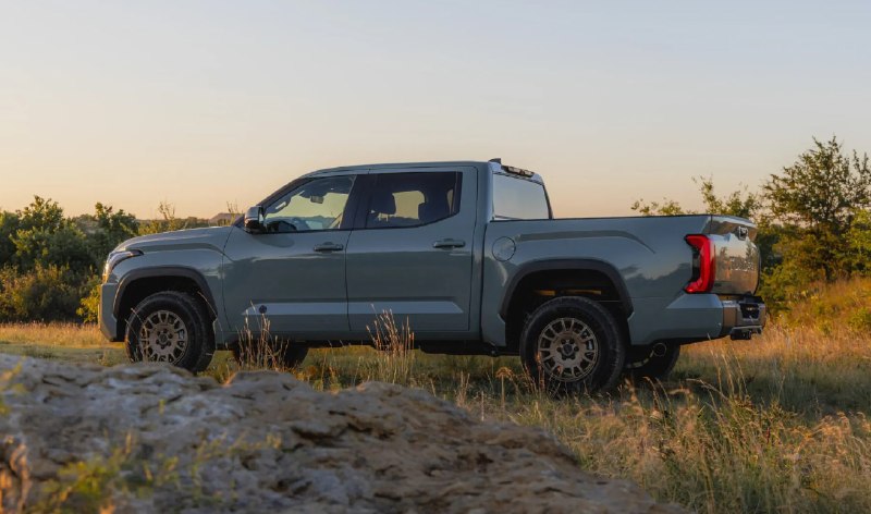 Toyota обновила Tundra и добавила новую внедорожную версию