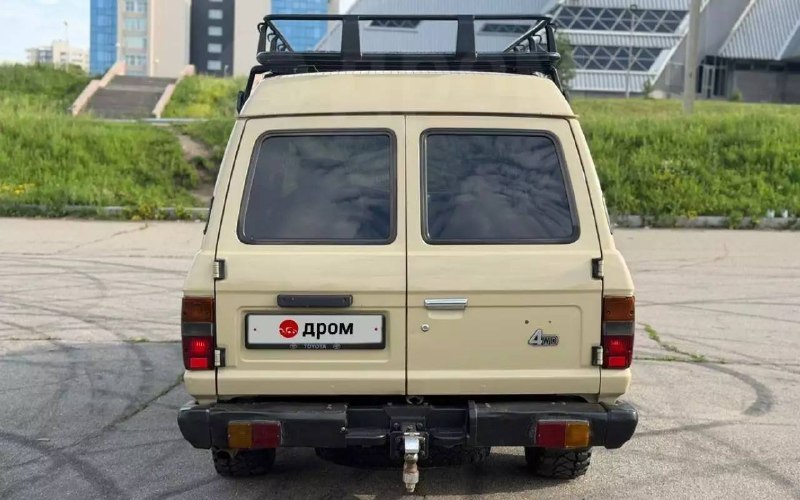 Легендарный Toyota Land Cruiser 60 продают за 1,9 млн рублей