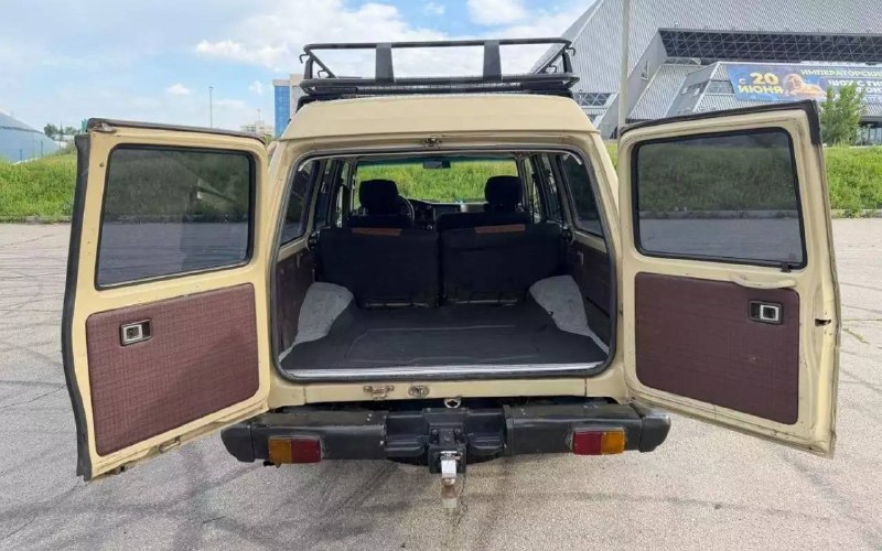 Легендарный Toyota Land Cruiser 60 продают за 1,9 млн рублей