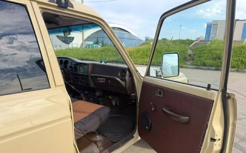 Легендарный Toyota Land Cruiser 60 продают за 1,9 млн рублей