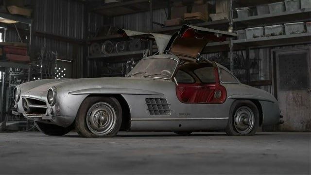 Редчайший Mercedes-Benz 300 SL Alloy Gullwing продан за 904 млн рублей
