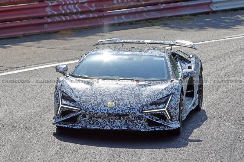 Lamborghini Revuelto SV: Еще более безумная версия замечена на Нюрбургринге