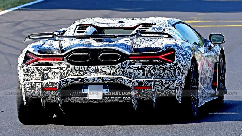 Lamborghini Revuelto SV: Еще более безумная версия замечена на Нюрбургринге