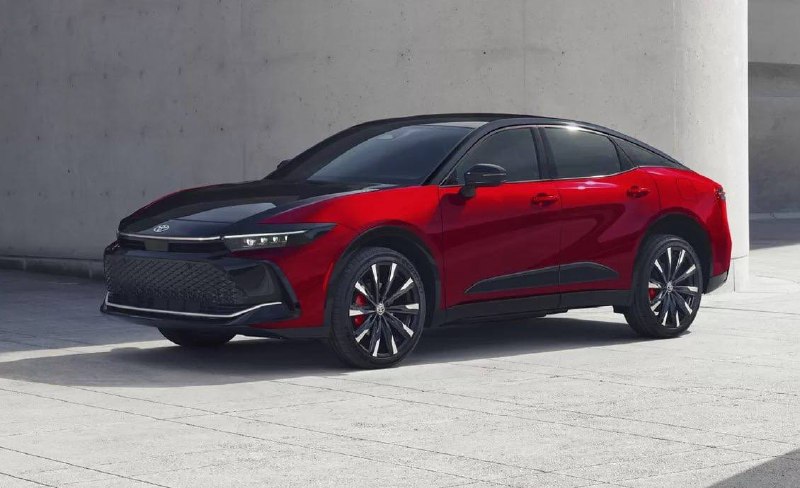 Toyota Crown обновлён: новый дизайн и улучшенный гибрид Toyota Crown обновлён: новый дизайн и улучшенный гибрид