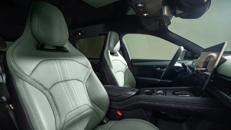 Китайский гибридный универсал Lynk & Co 07 GT собрал 10 000 заказов за полчаса Китайский гибридный универсал Lynk & Co 07 GT собрал 10 000 заказов за полчаса