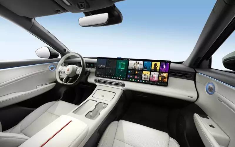 Hongqi HS6: гибридный кроссовер с рекордным запасом хода появится в России в 2027 году Hongqi HS6: гибридный кроссовер с рекордным запасом хода появится в России в 2027 году