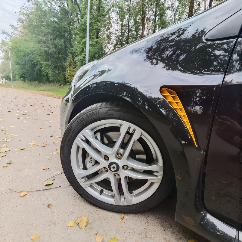 Renault Clio RS: горячий хэтчбек за 1 200 000 ₽ Renault Clio RS: горячий хэтчбек за 1 200 000 ₽