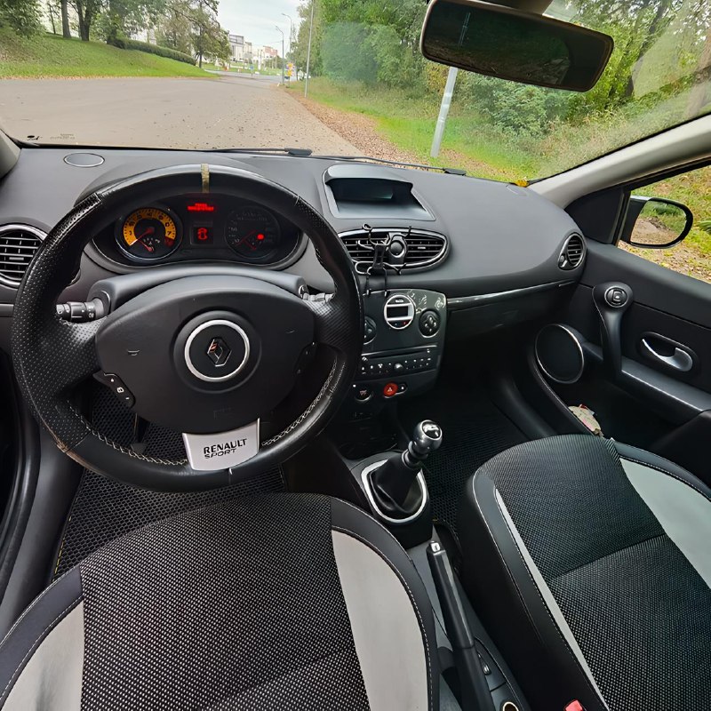 Renault Clio RS: горячий хэтчбек за 1 200 000 ₽ Renault Clio RS: горячий хэтчбек за 1 200 000 ₽