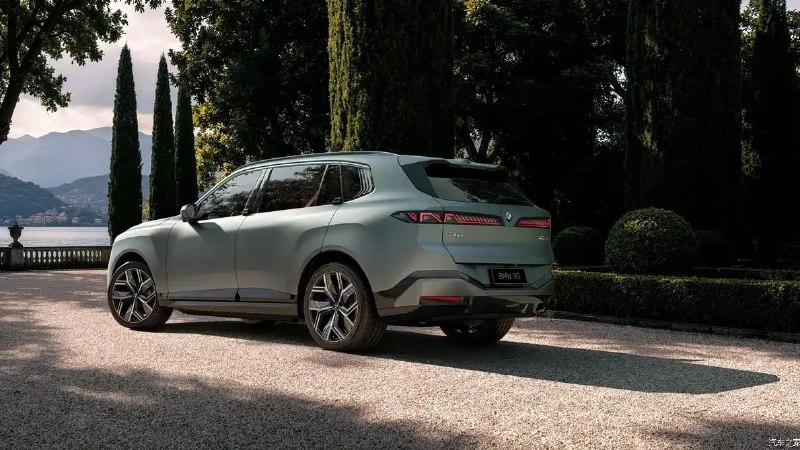 BMW X5 для Китая: увеличенная база и оттоманки BMW X5 для Китая: увеличенная база и оттоманки