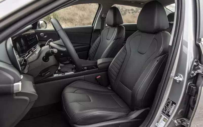 Рестайлинговый Hyundai Elantra по цене ниже Лады Весты появился в России Рестайлинговый Hyundai Elantra по цене ниже Лады Весты появился в России