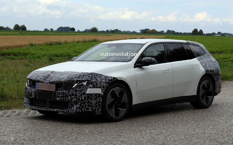 BMW готовит электрический универсал и кабриолет BMW готовит электрический универсал и кабриолет