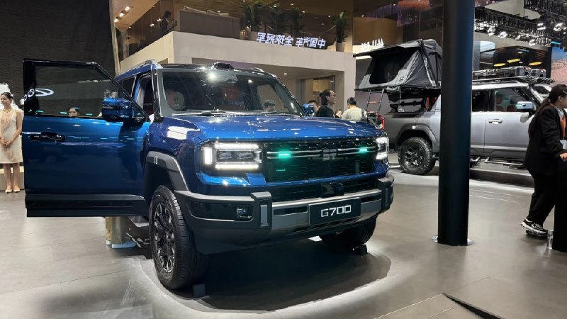В Китае могут запретить бирюзовые фонарики на автомобилях с автопилотом В Китае могут запретить бирюзовые фонарики на автомобилях с автопилотом