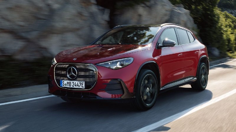 Mercedes-Benz представил новый GLA: больше и технологичнее Mercedes-Benz представил новый GLA: больше и технологичнее