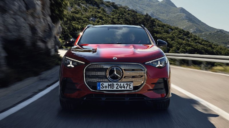 Mercedes-Benz представил новый GLA: больше и технологичнее Mercedes-Benz представил новый GLA: больше и технологичнее
