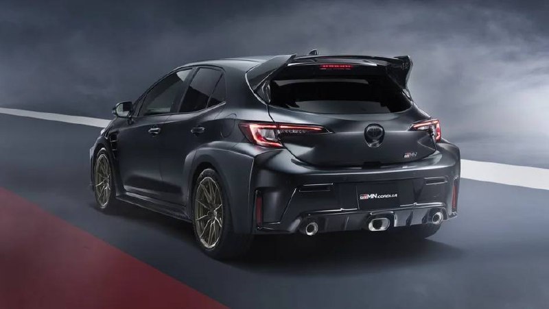 Toyota представила самую дорогую Corolla GRMN Toyota представила самую дорогую Corolla GRMN