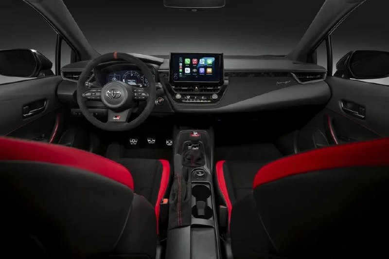 Toyota представила самую дорогую Corolla GRMN Toyota представила самую дорогую Corolla GRMN