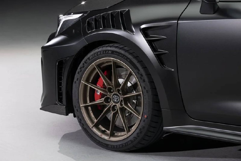 Toyota представила самую дорогую Corolla GRMN Toyota представила самую дорогую Corolla GRMN