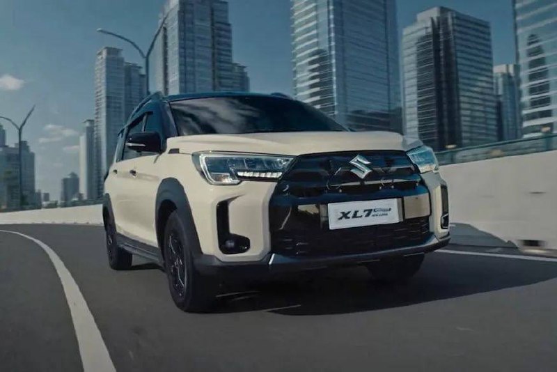 Обновлённый Suzuki XL7: семиместный кроссвэн стал современнее Обновлённый Suzuki XL7: семиместный кроссвэн стал современнее
