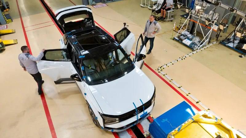 Lada Azimut успешно прошёл краш-тесты с новыми боковыми шторками Lada Azimut успешно прошёл краш-тесты с новыми боковыми шторками