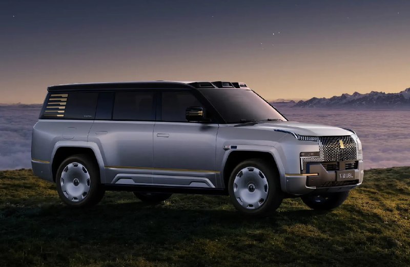 BYD выпустил флагманский внедорожник Yangwang U8L Snowcrest Edition: 1180 л.с. и золото
