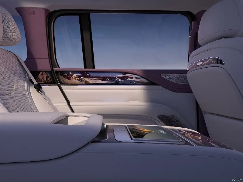 BYD выпустил флагманский внедорожник Yangwang U8L Snowcrest Edition: 1180 л.с. и золото