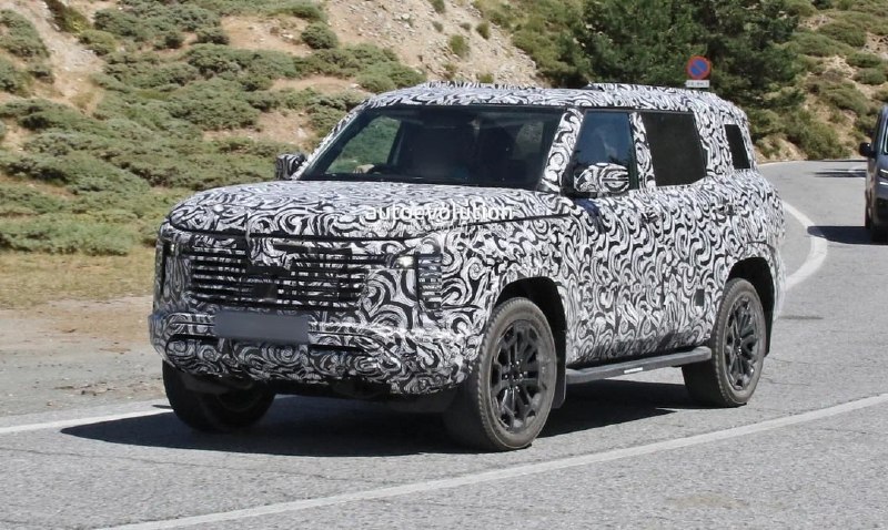 Mitsubishi подтвердила рамную конструкцию нового Pajero Mitsubishi подтвердила рамную конструкцию нового Pajero