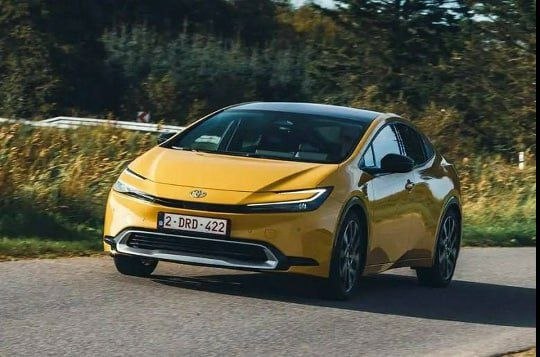 Европейский Toyota Prius 2024 стал мощнее: 220 л.с. и 87 км на электротяге Европейский Toyota Prius 2024 стал мощнее: 220 л.с. и 87 км на электротяге
