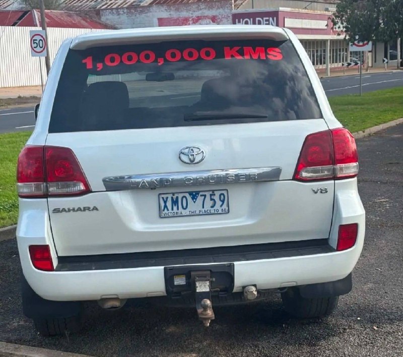 Toyota Land Cruiser 200 проехал почти миллион километров без замены двигателя