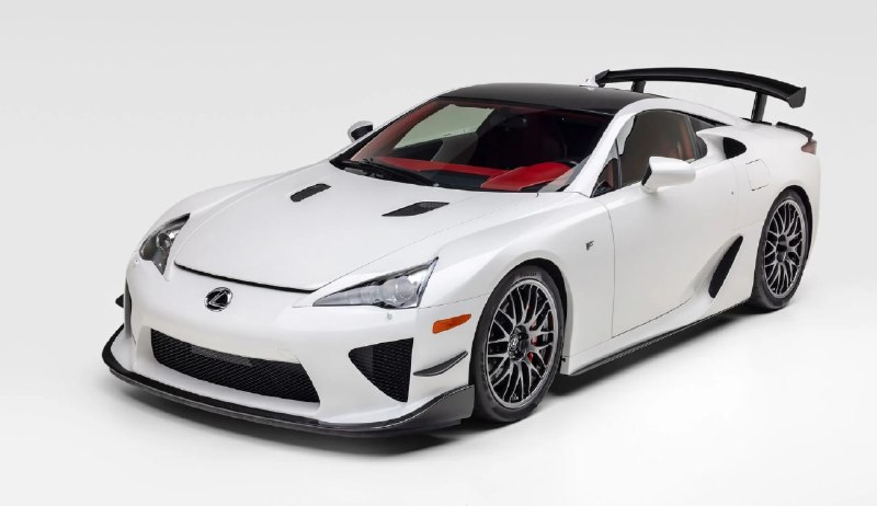 Редкий Lexus LFA с пробегом 116 км выставлен на продажу в США