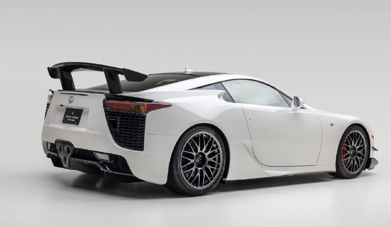 Редкий Lexus LFA с пробегом 116 км выставлен на продажу в США