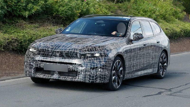 BMW готовит рестайлинг универсала 5-Series: внутри — Neue Klasse, снаружи — минимум изменений BMW готовит рестайлинг универсала 5-Series: внутри — Neue Klasse, снаружи — минимум изменений