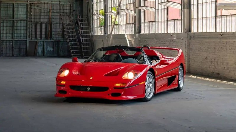 Семь Ferrari выставят на аукцион в Монтерее Семь Ferrari выставят на аукцион в Монтерее