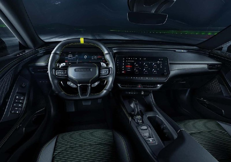 Dodge Charger Super Bee: представлен самый мощный бензиновый маслкар