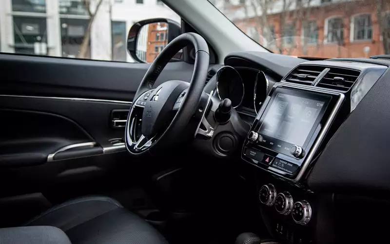 Mitsubishi ASX из ОАЭ начали привозить в Россию по параллельному импорту