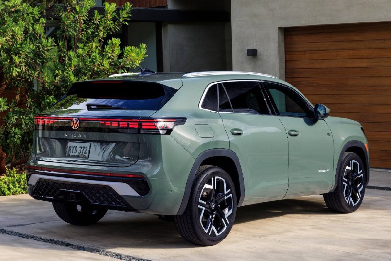 Volkswagen Atlas Cross Sport вышел на американский рынок: подробности и оснащение Volkswagen Atlas Cross Sport вышел на американский рынок: подробности и оснащение