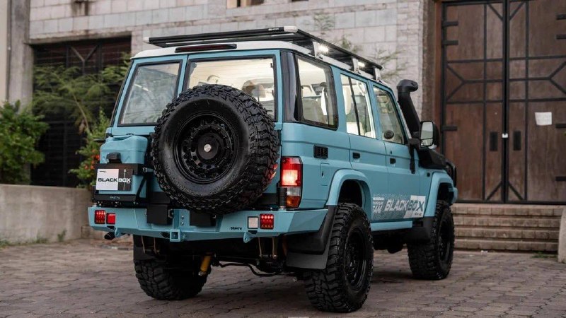 Toyota Land Cruiser 76: внедорожный тюнинг от Black Box 4x4 Toyota Land Cruiser 76: внедорожный тюнинг от Black Box 4x4