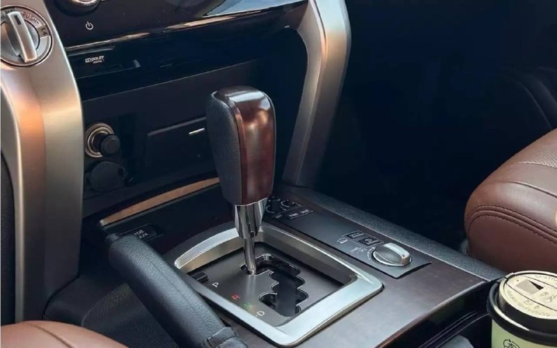 В Москве продают Toyota Land Cruiser 200 2014 года с пробегом 11 тысяч км за 9,4 млн рублей В Москве продают Toyota Land Cruiser 200 2014 года с пробегом 11 тысяч км за 9,4 млн рублей