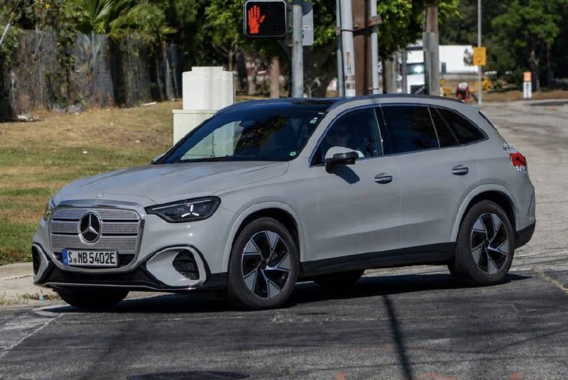 Обновленный топливный кроссовер Mercedes-Benz GLC приближается к дебюту Обновленный топливный кроссовер Mercedes-Benz GLC приближается к дебюту