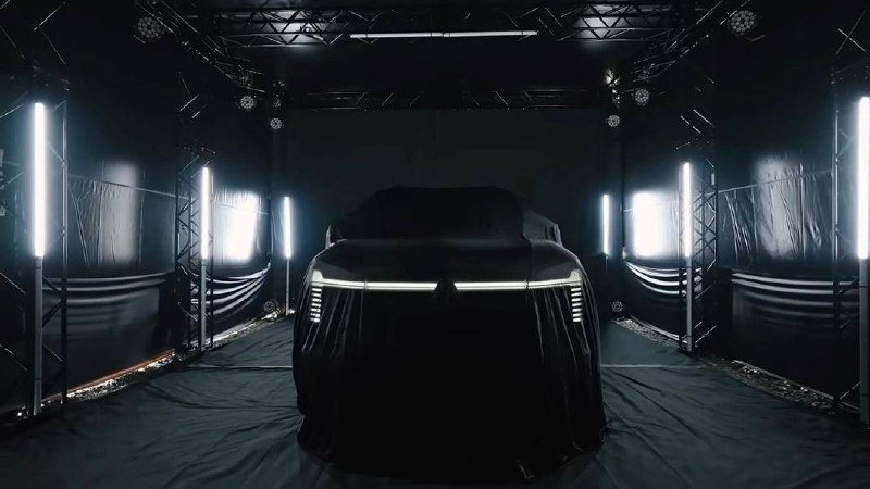 Новый Mitsubishi Pajero показали за закрытыми дверями