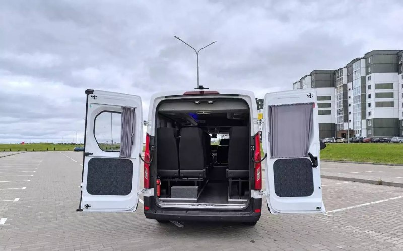 Avior Touring Bus: 11-местный автобус с полным набором систем безопасности Avior Touring Bus: 11-местный автобус с полным набором систем безопасности