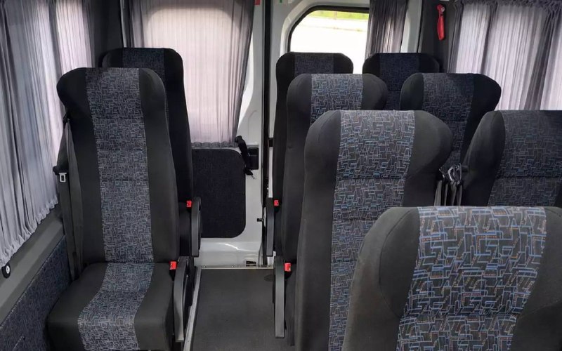 Avior Touring Bus: 11-местный автобус с полным набором систем безопасности Avior Touring Bus: 11-местный автобус с полным набором систем безопасности
