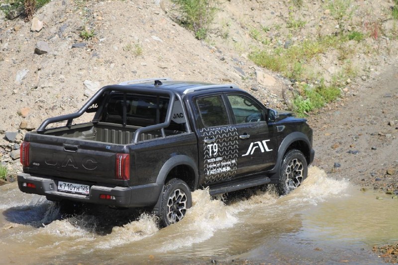 Во Владивостоке открылся первый центр клиентского опыта JAC