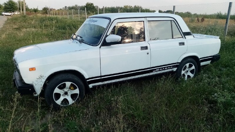 Средний возраст легкового автопарка России составил 15,4 года