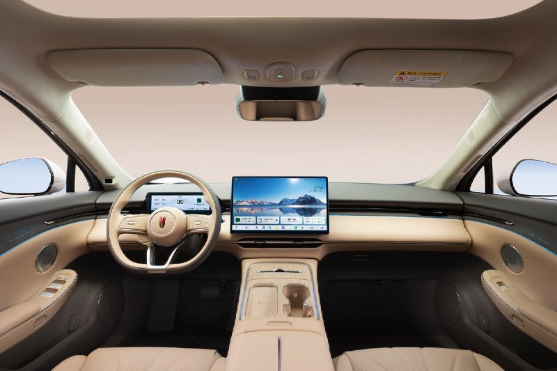 Новый Hongqi H7: 657-сильный гибрид с полным приводом